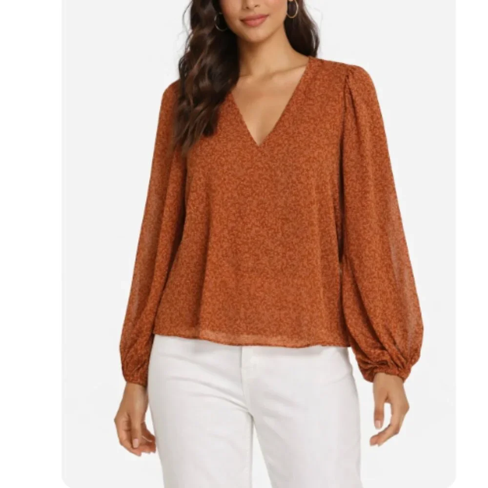 ASTR The‎ Label Small Puff Sleeve Blouse in Ditsy Floral Orange Feminine Elegant